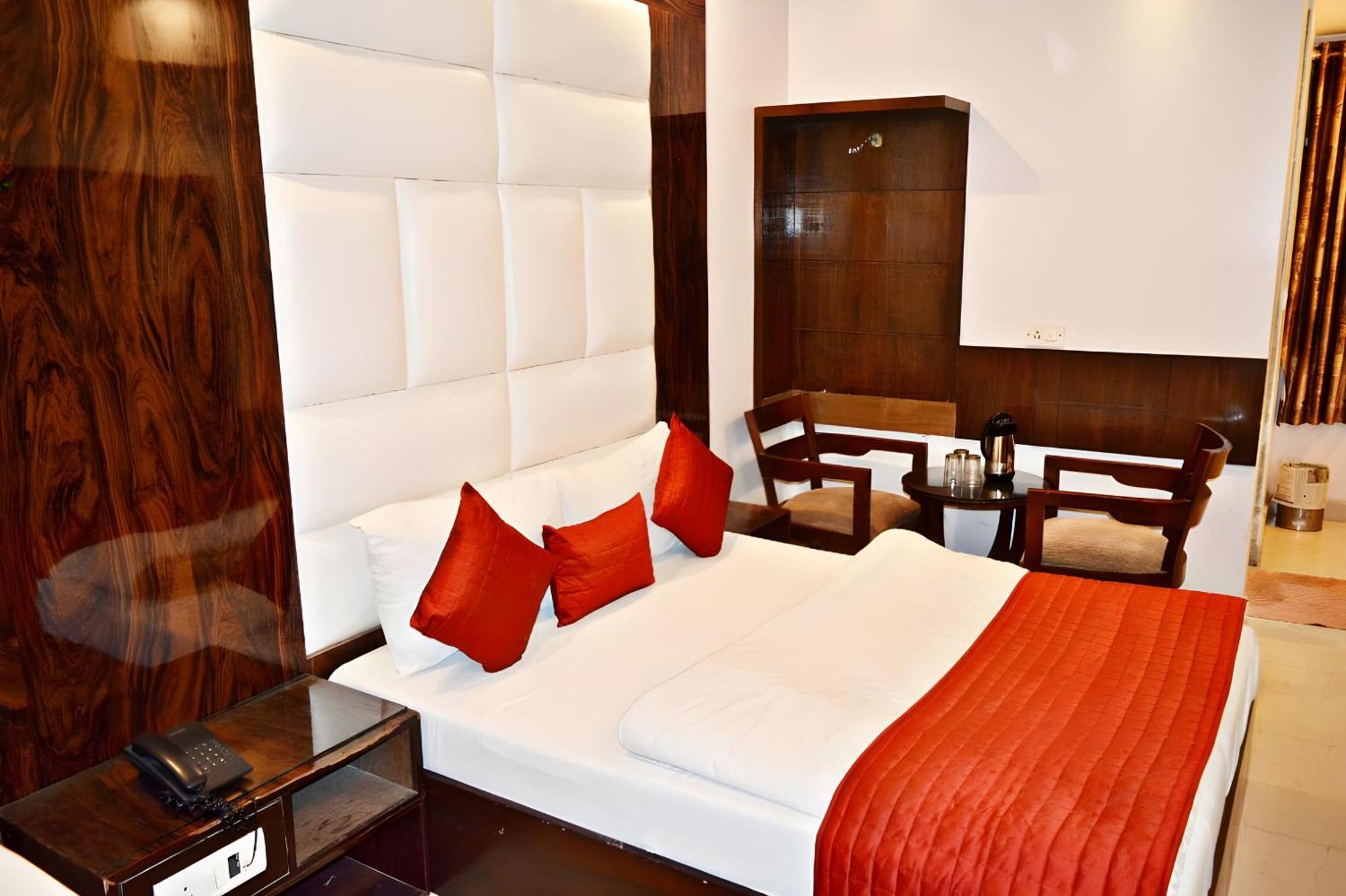 Hotel Sun International Yeni Delhi Dış mekan fotoğraf